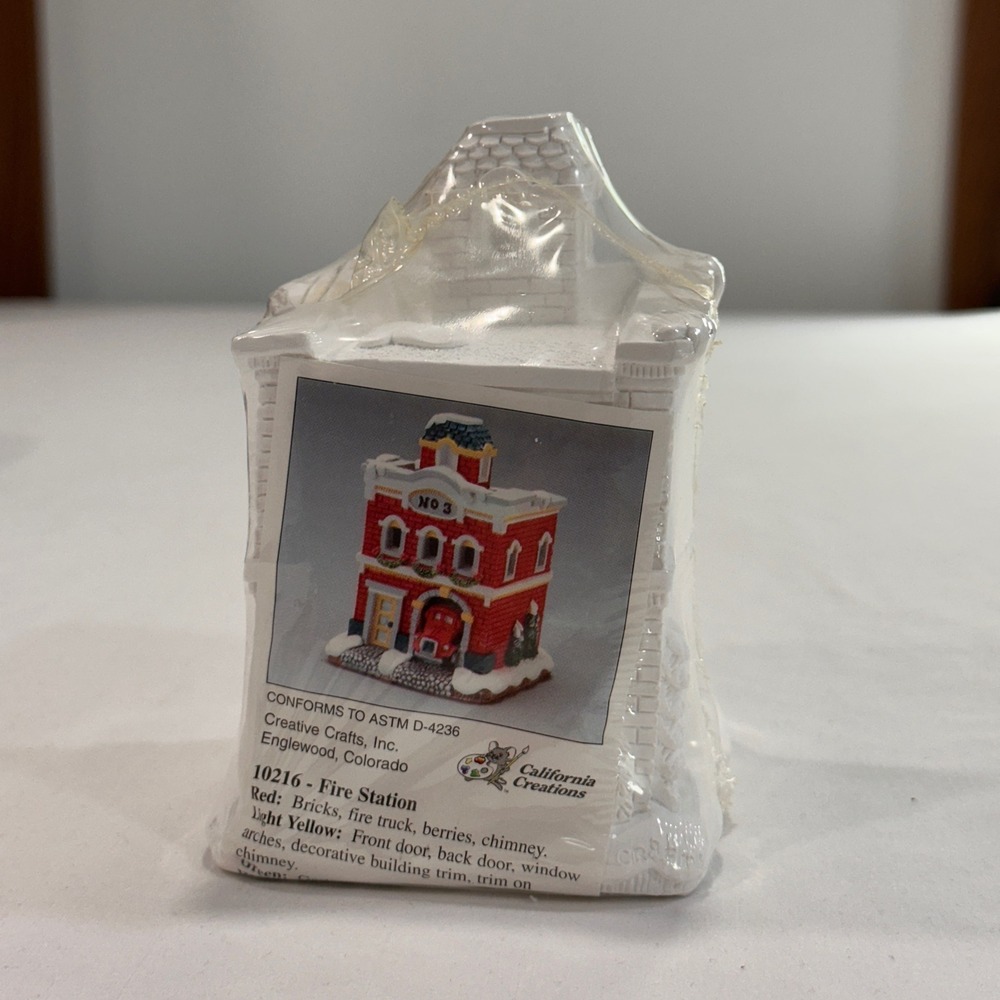 California Creations 10216 Fire Station No 3 Ready to Paint Village Rare Sealed‎